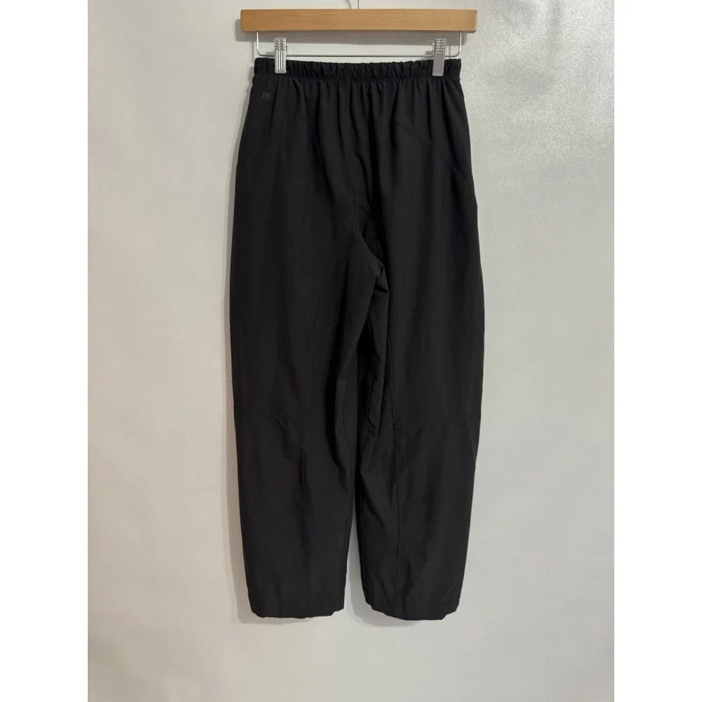 Lululemon Women's Size 4 Black Lightweight Mid-Rise Barrel Leg Crop Pants